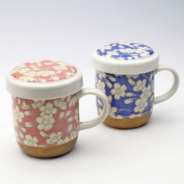 青いドラゴンと桜の花の陶器カップ 青いドラゴンと桜の花の陶器カップ