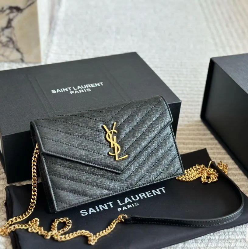 YSL サンローラン封筒バッグショルダーバッグ脇の下バッグ チェーンバッグ