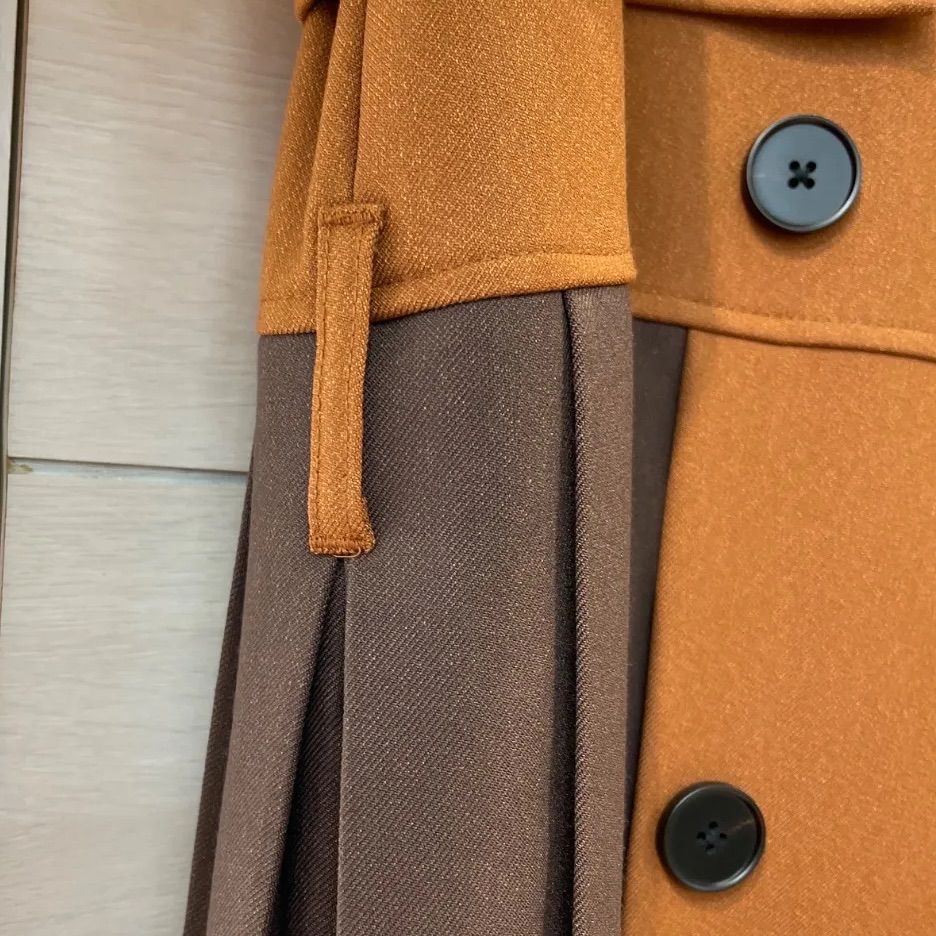 完売品　HARE バイカラープリーツコート HARE（ハレ）の「バイカラープリーツコート(HARE)（チェスター