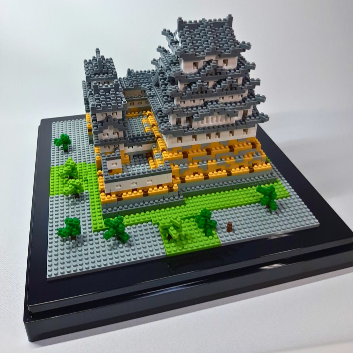 ナノブロック nanoblock 姫路城 組立完成品(クリアケース箱付) - メルカリ