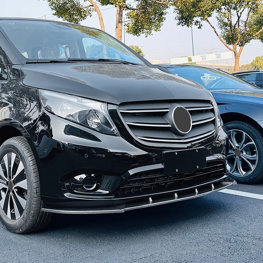 メルセデス ベンツ Vito W447 2016-2025 フロントバンパーリップ フロントアンダースポイラー 外装改装 ABS 鋼琴ブラック カーボンファイバー風 97*22*13cm