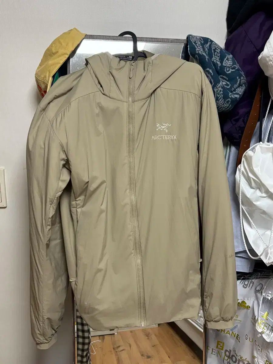 ARC TERYX アークテリクス Atom アトム フーディー スモーク ブラーフ M