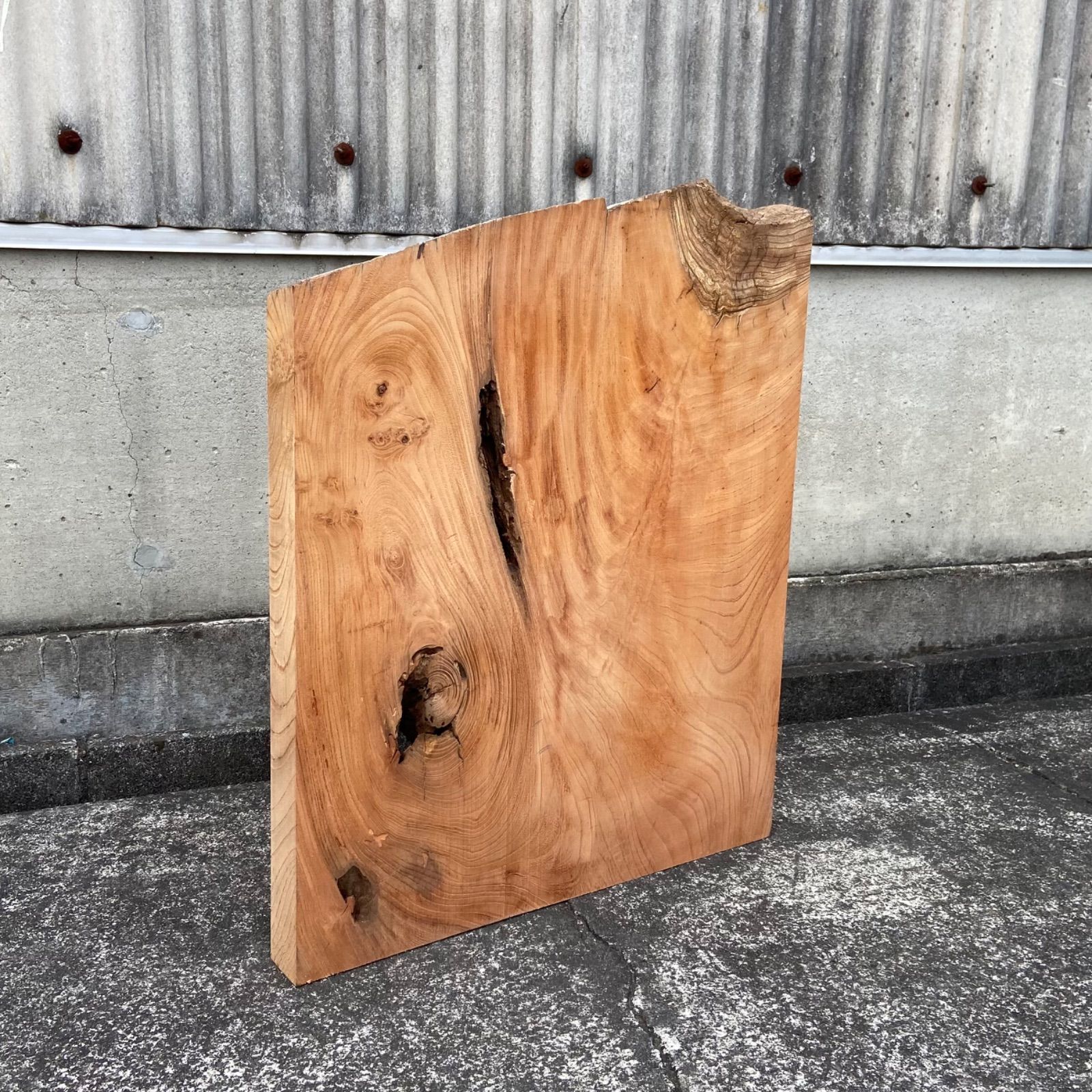 古い木製 展示台 花台 ローテーブル 欅一枚板 耳付き ケヤキ 一枚