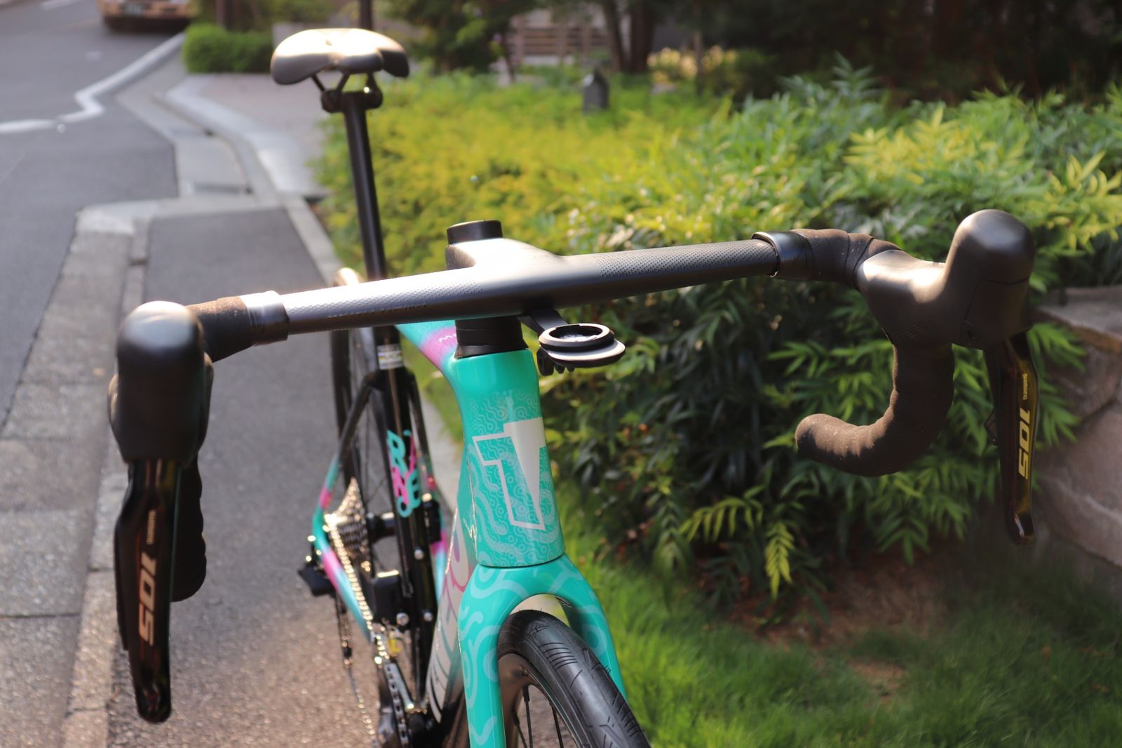 タヴェロ TAVELO アロウ レース AROW RACE 2024年 Mサイズ シマノ 105