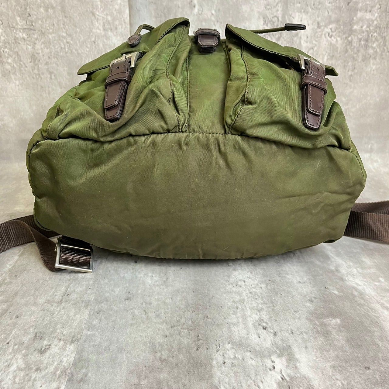 良品】 PRADA プラダ リュックサック バッグパック フラップ バックル