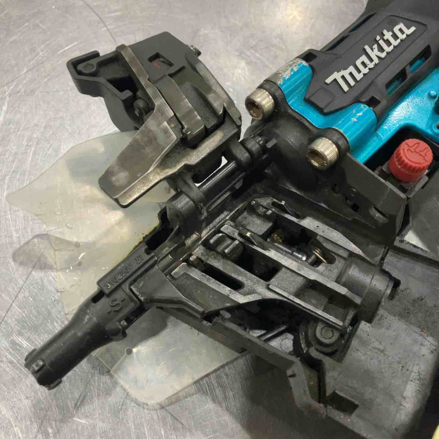 makita 高圧エア釘打ち機