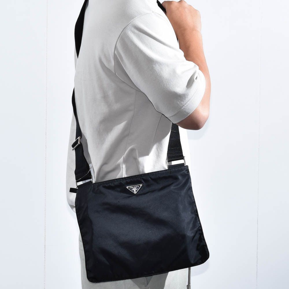 中古USED PRADA ショルダーバッグ ナイロン ロゴ ブラック 24481 中古USED PRADA ショルダーバッグ ナイロン ロゴ ブラック 37189