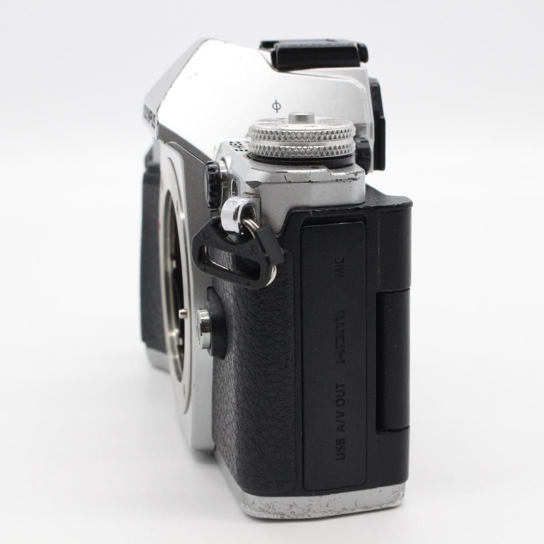 OLYMPUS OM-D E-M5 Mark II シルバー ショット数5533 OLYMPUS OM-D E-M5 Mark II シルバー ショット数5533 - メルカリ