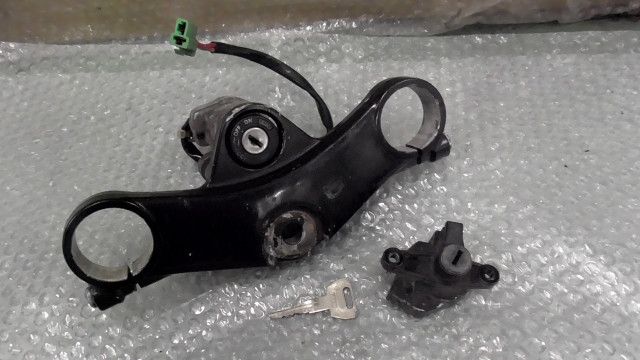 GSX400S KATANA GK77A-104xxx の キーセット 1744075930
