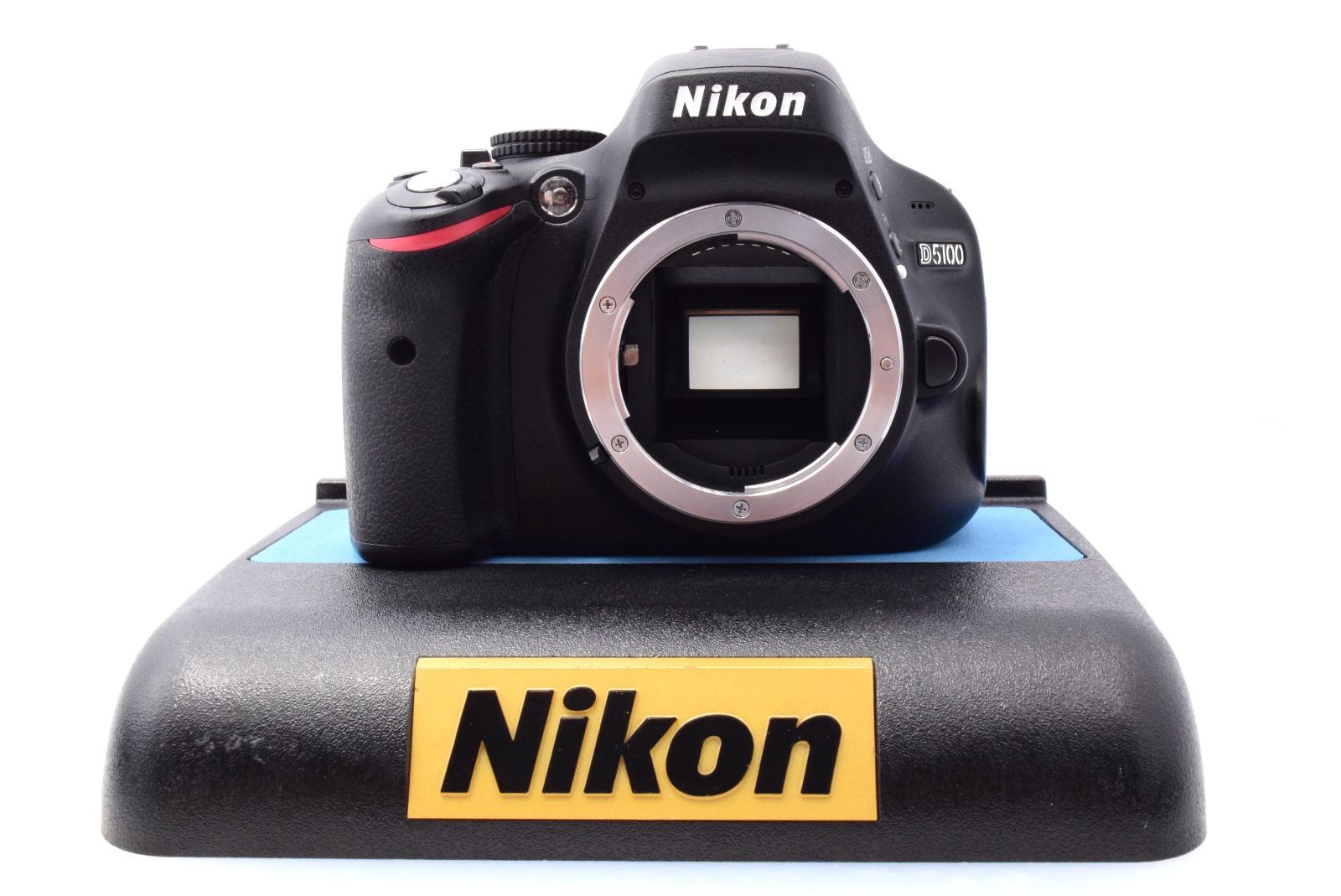 【美品】 ショット数16,694枚。Nikon D5100 ボディ　ニコン