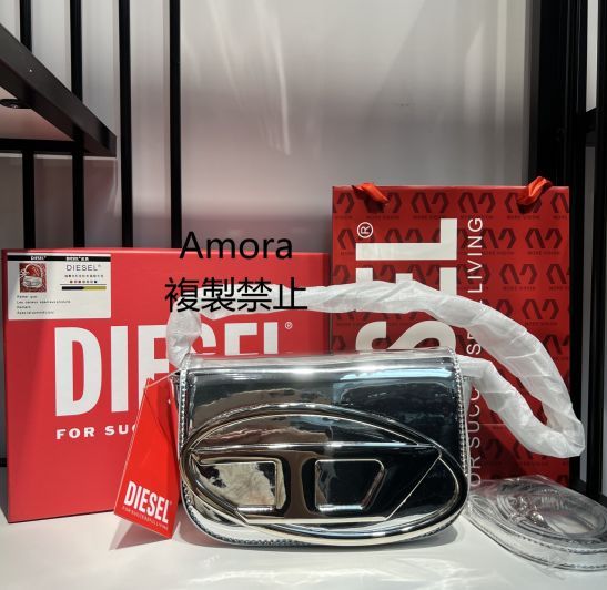 大人気】Diesel ディーゼル 1DR キャンバス ショルダーバッグ シルバー