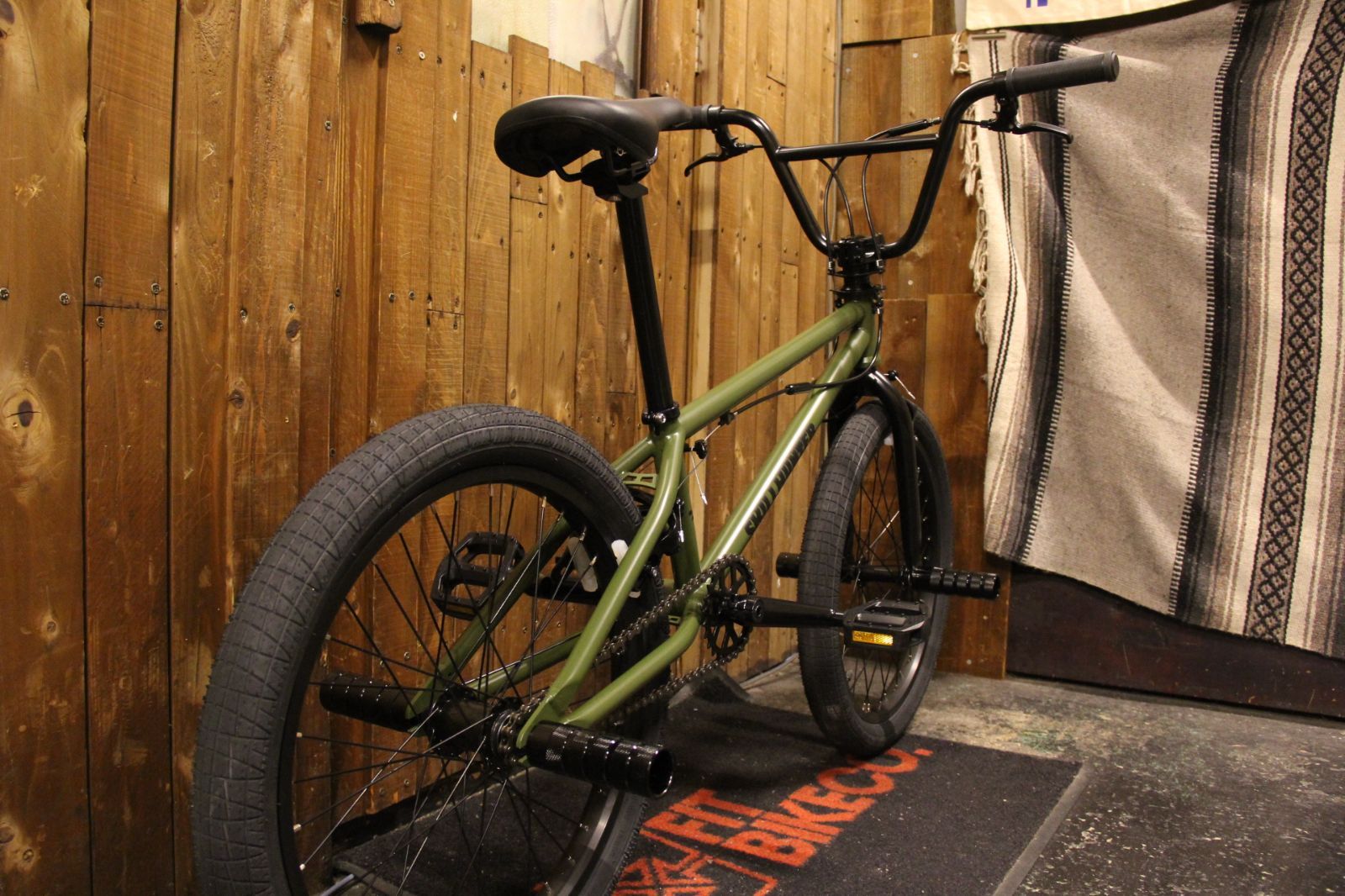 別注カラー 自転車 BMX フルスペック FLATLAND 20インチ TNB