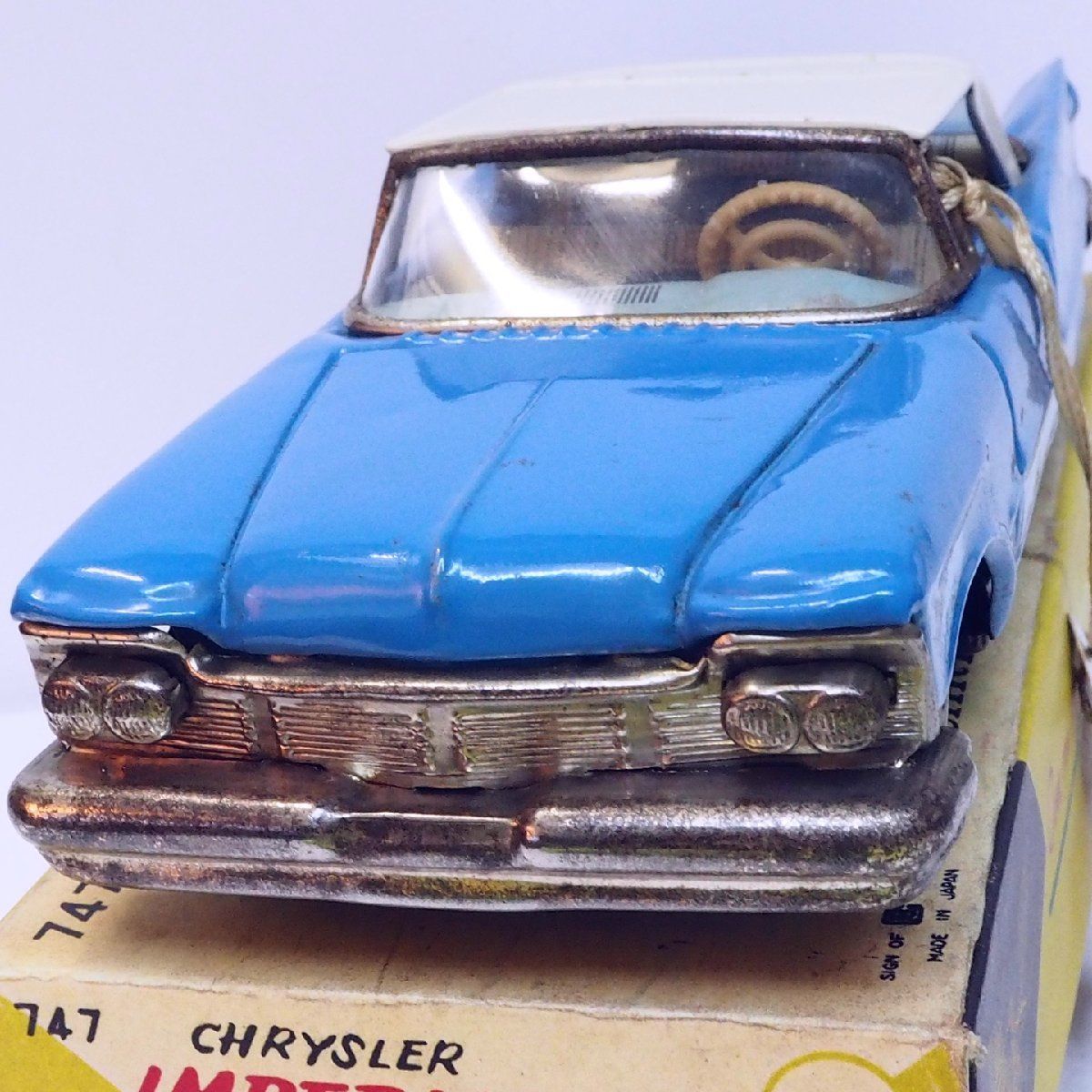 萬代屋 赤箱747 CHRYSLER IMPERIAL SEDANクライスラー インペリアル水色 ブリキtin toy car自動車ミニカーBC  BANDAIバンダイ(箱コピー)0050 - メルカリ