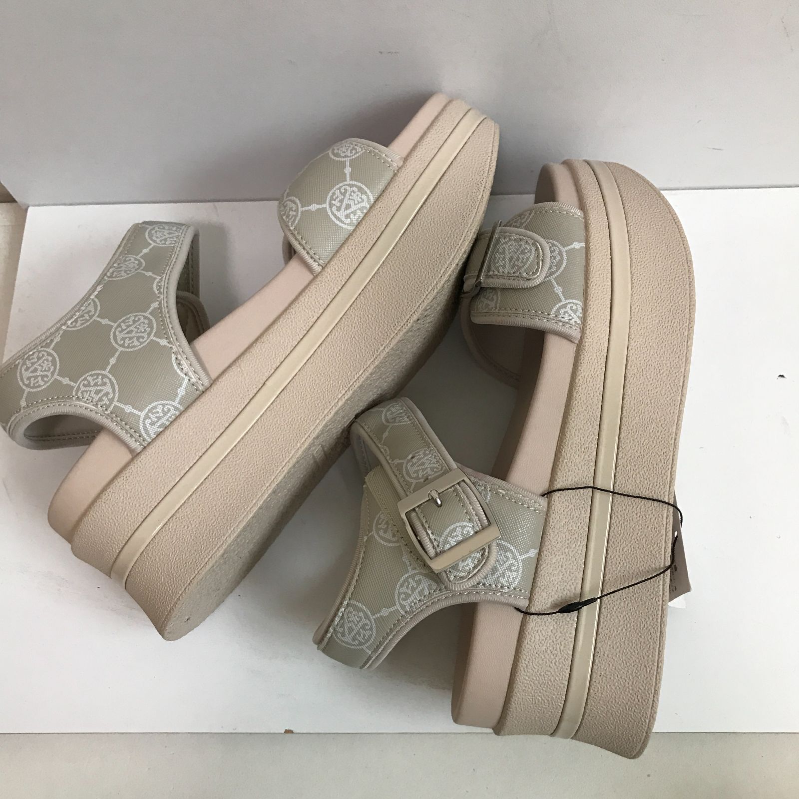 未使用 AnneCoquine アンコキーヌ サンダル エナメル Lサイズ 未使用 AnneCoquine アンコキーヌ サンダル エナメル Lサイズ