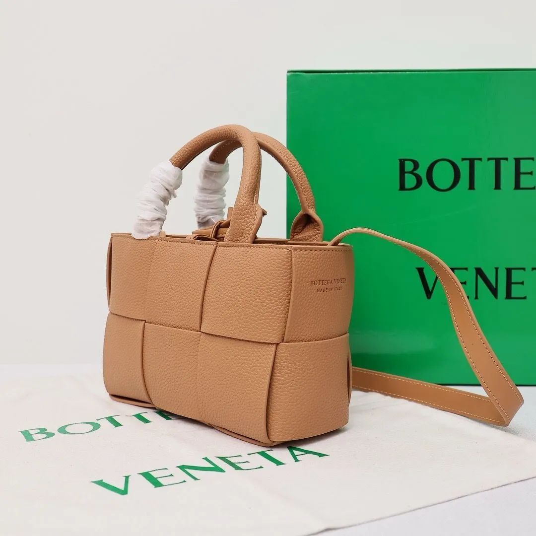 新品未使用 BOTTEGA VENETA ミニ アルコ トートバッグ - メルカリ