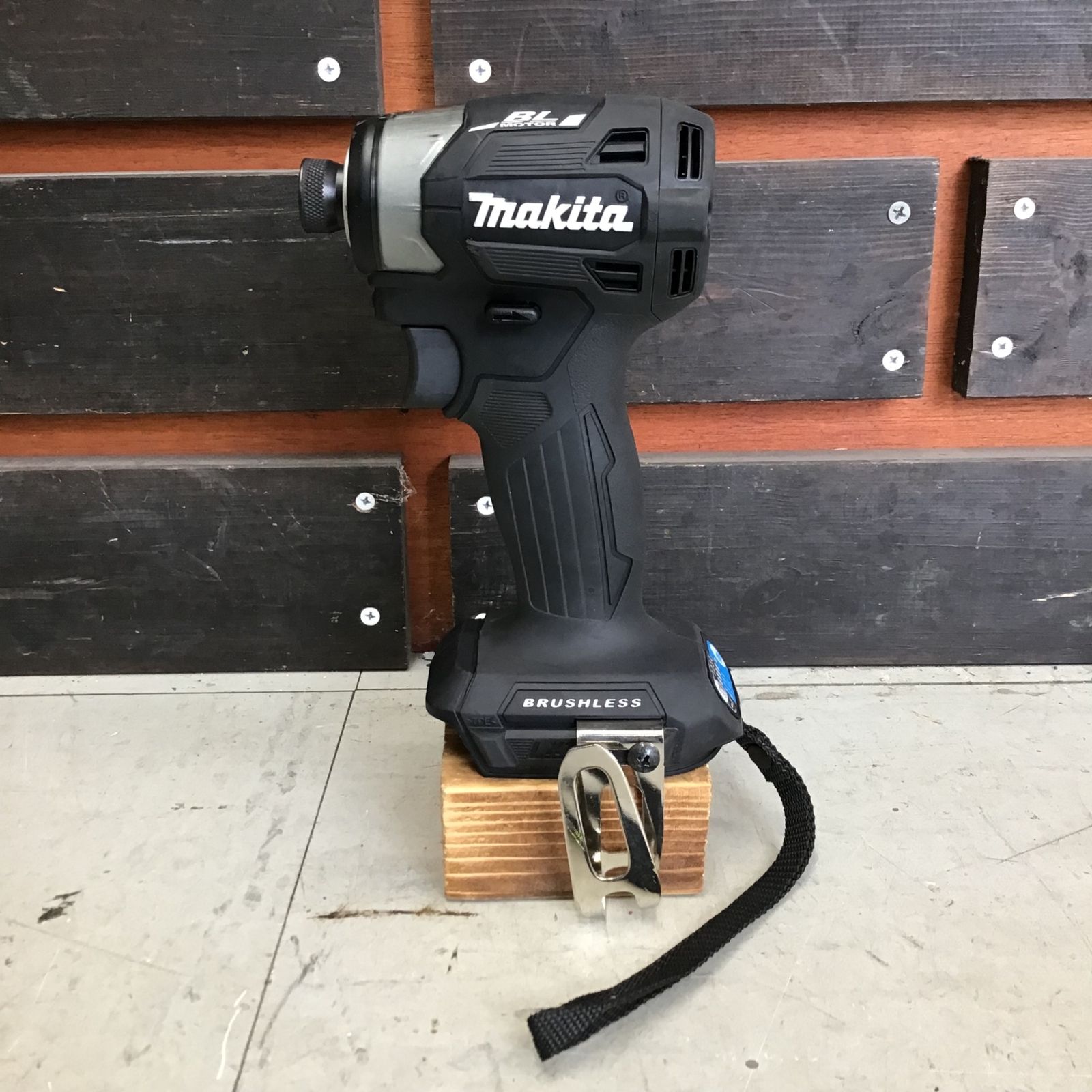 中古美品】マキタ/makita コードレスインパクトドライバー TD173DZB 
