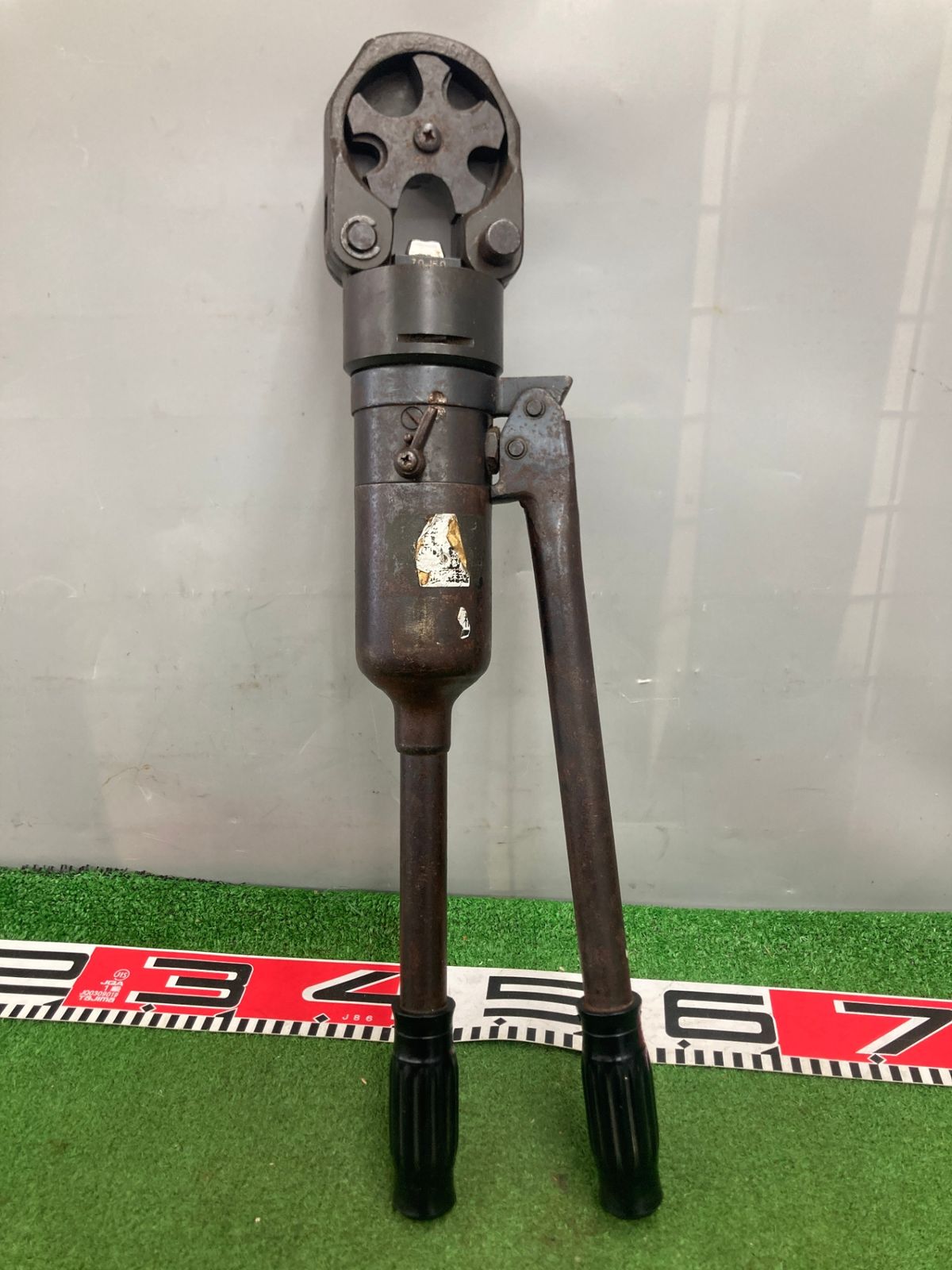 手動油圧圧着工具