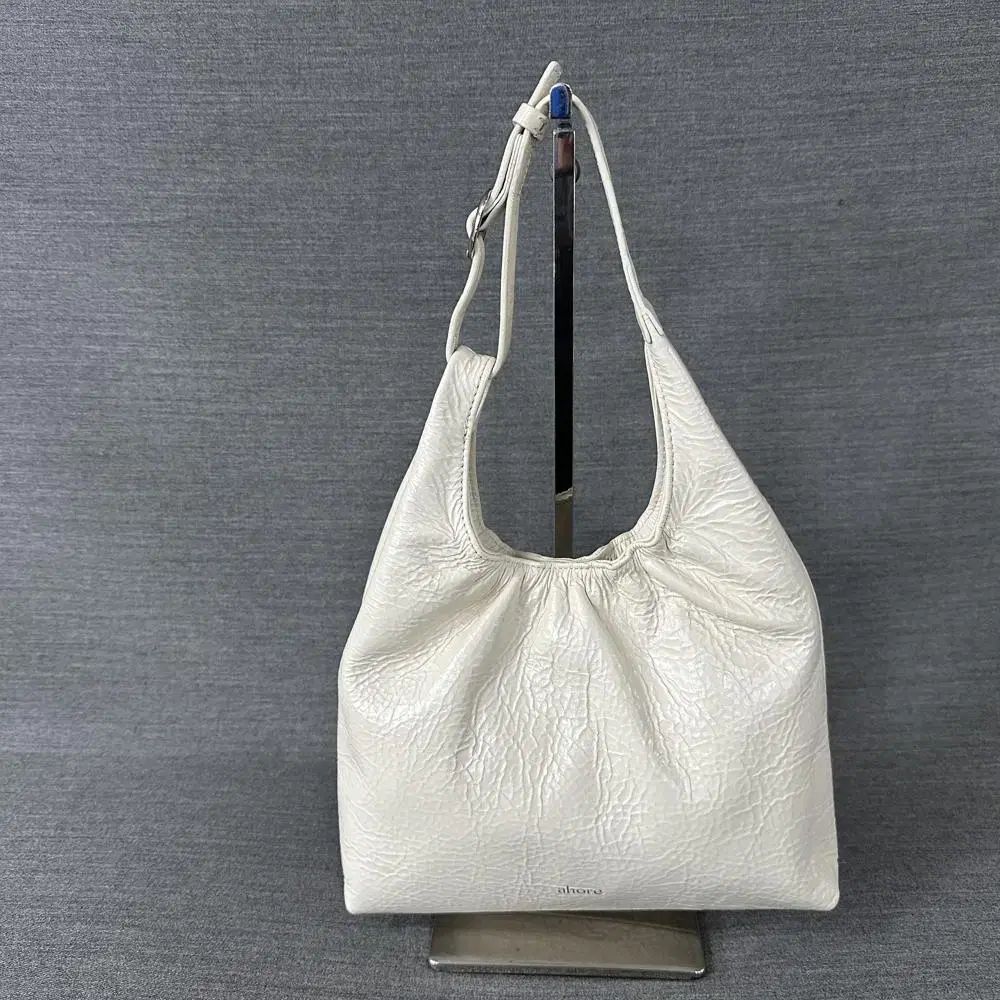 アウラー 販売済み 白 ショルダーバッグ / 正規品 / 状態良し 関
