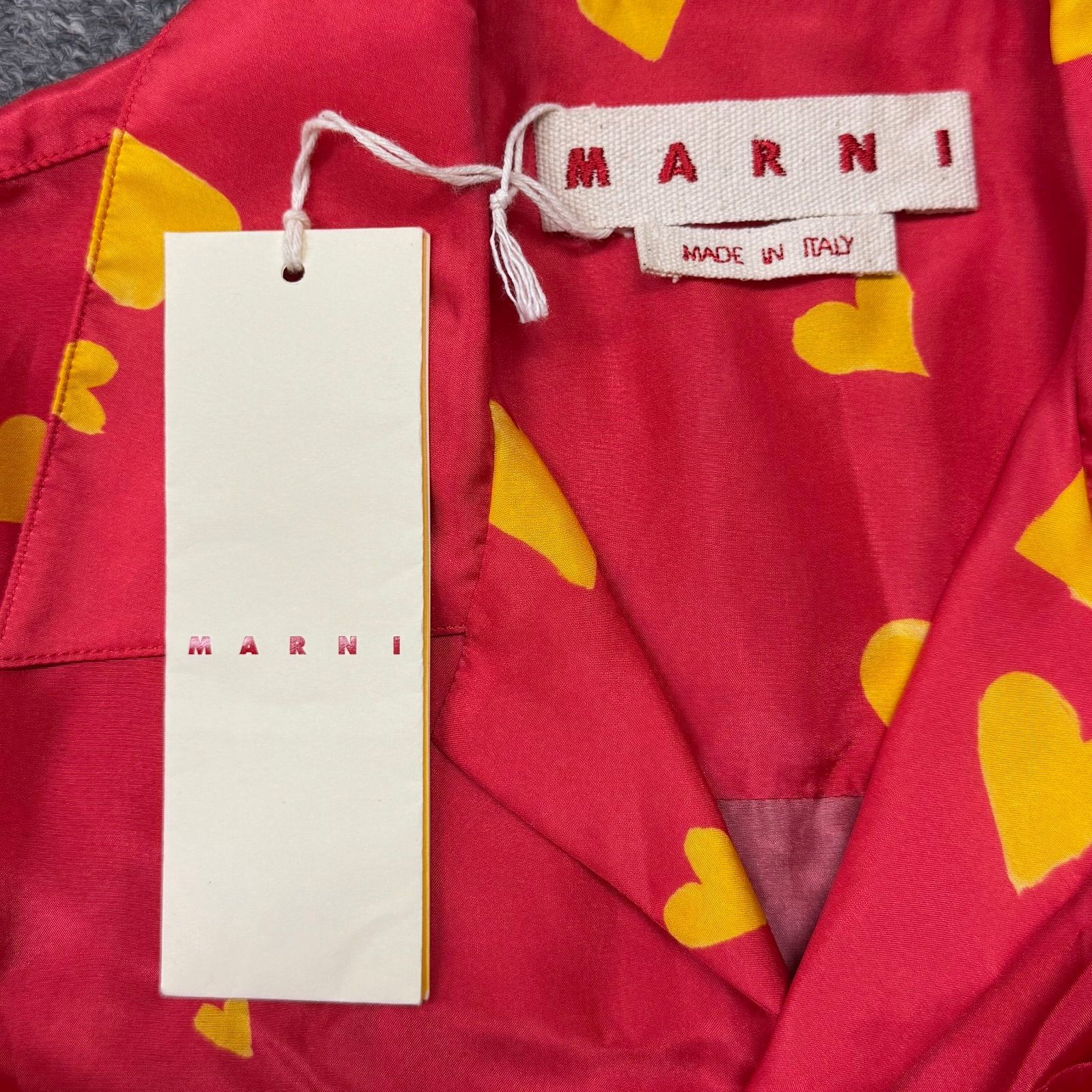 【未使用に近い】MARNI 総柄 オープンカラーシャツ 赤 48 イタリア製 未使用に近い】MARNI 総柄 オープンカラーシャツ 赤 48