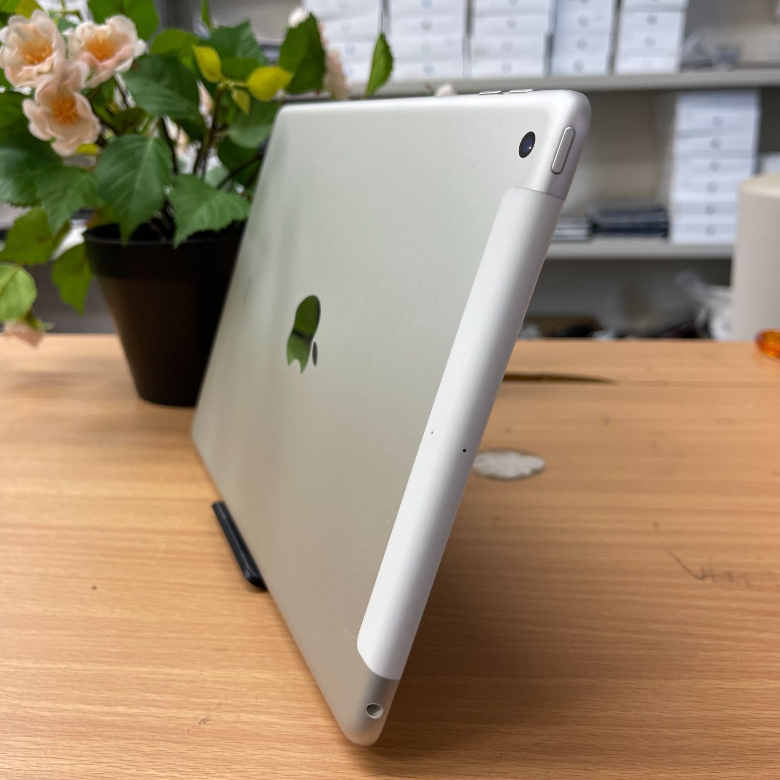 Pad 第6世代 128GB WIFI + Cellular版 Apple iPad Pro 12.9インチ 第6世代 Wi-Fi+Cellular 128GB 2022年秋