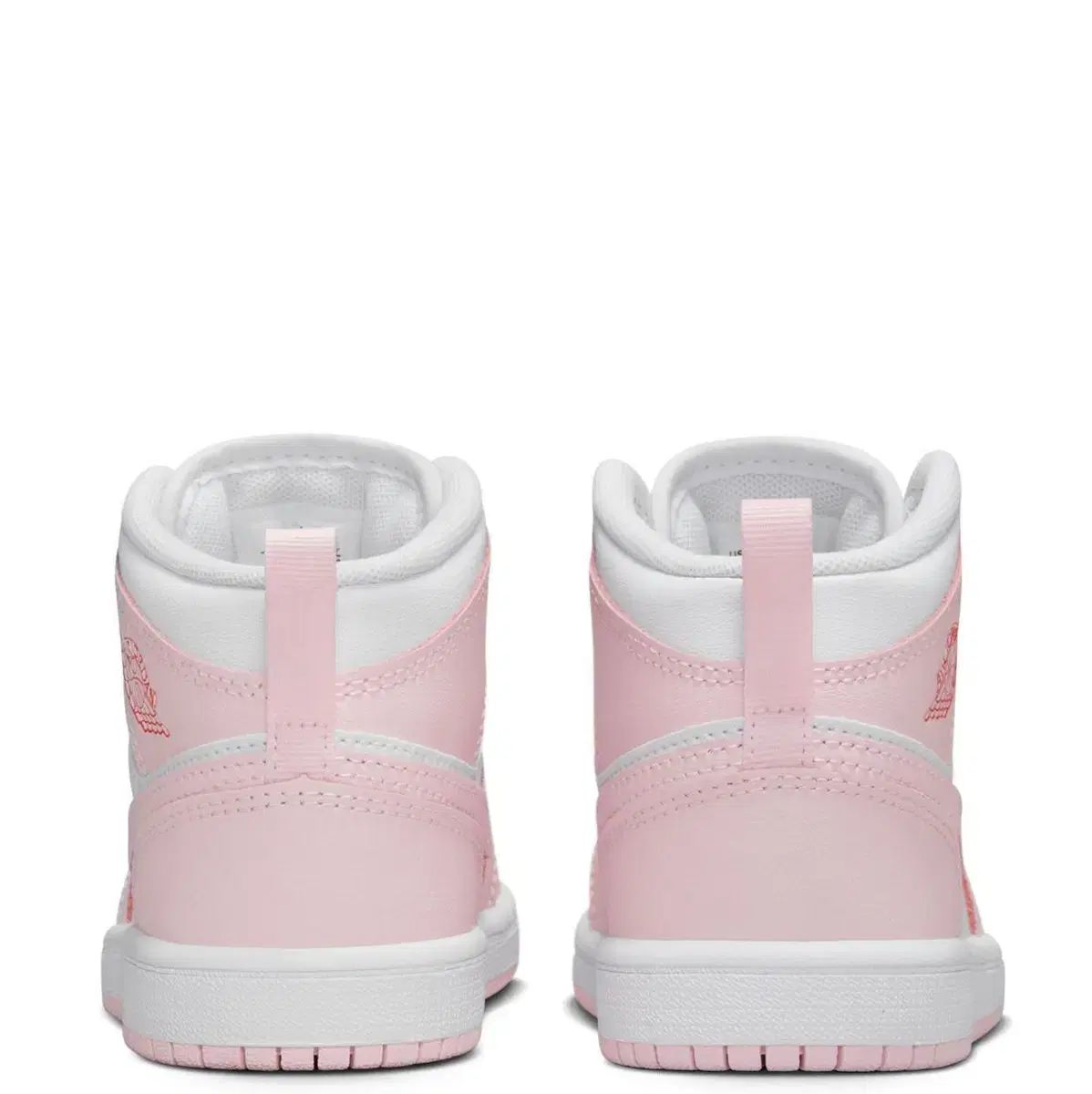 220 NIKE