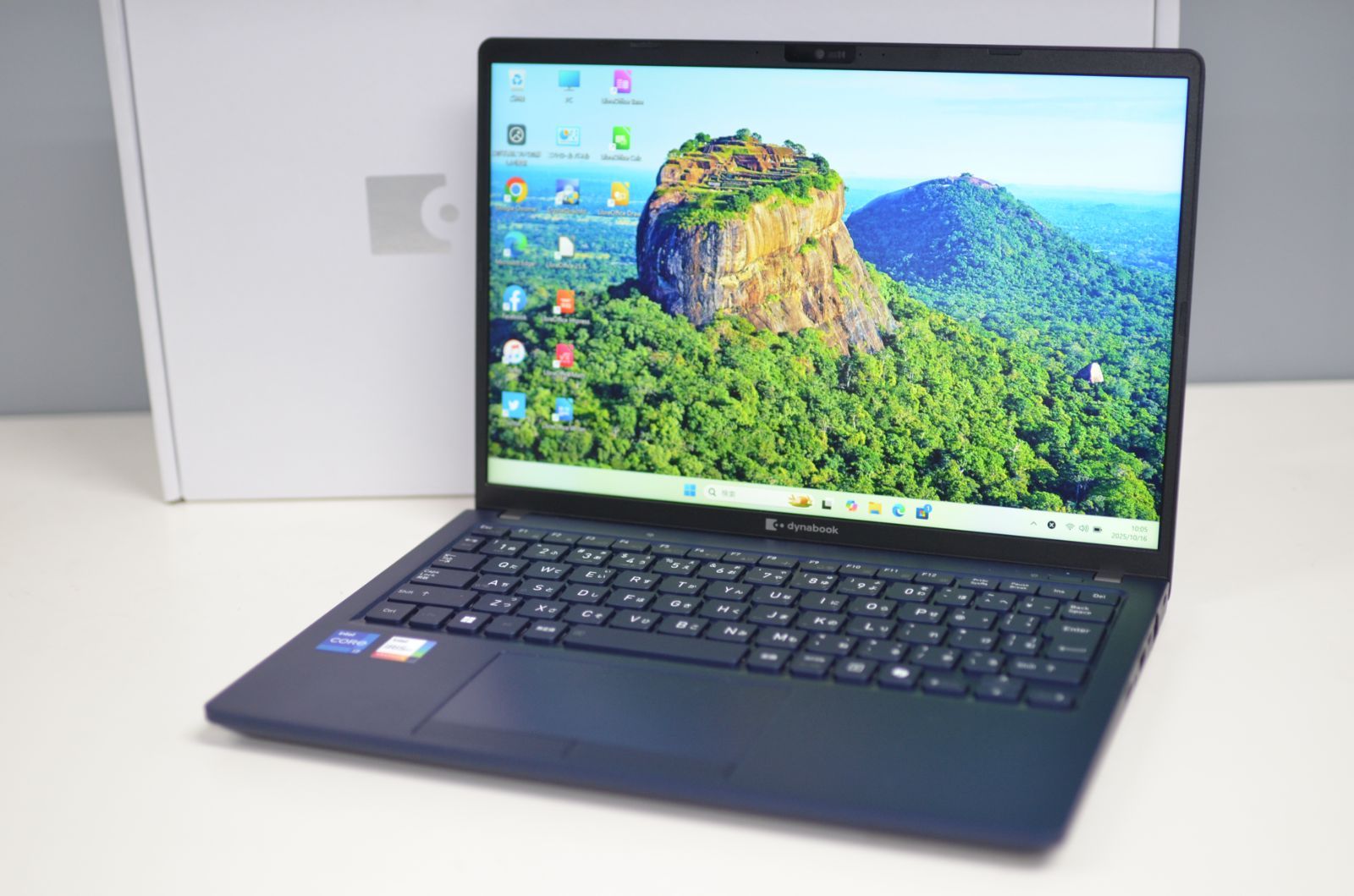 軽量ノートパソコン 東芝 P2-X8YB-BL Windows11 office 爆速SSD512GB 第13世代core i7 メモリ16GB 13.3インチ webカメラ 無線内蔵