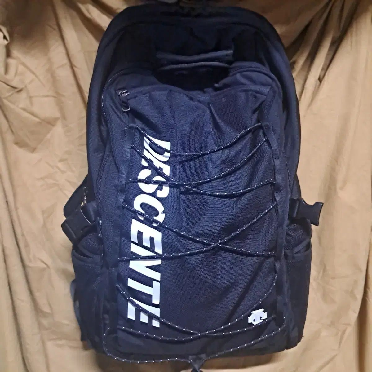 美品　デサント　DESCENTE Carp 迷彩柄リュック DESCENTE ムーブスポーツ/デサント デイパック メンズ