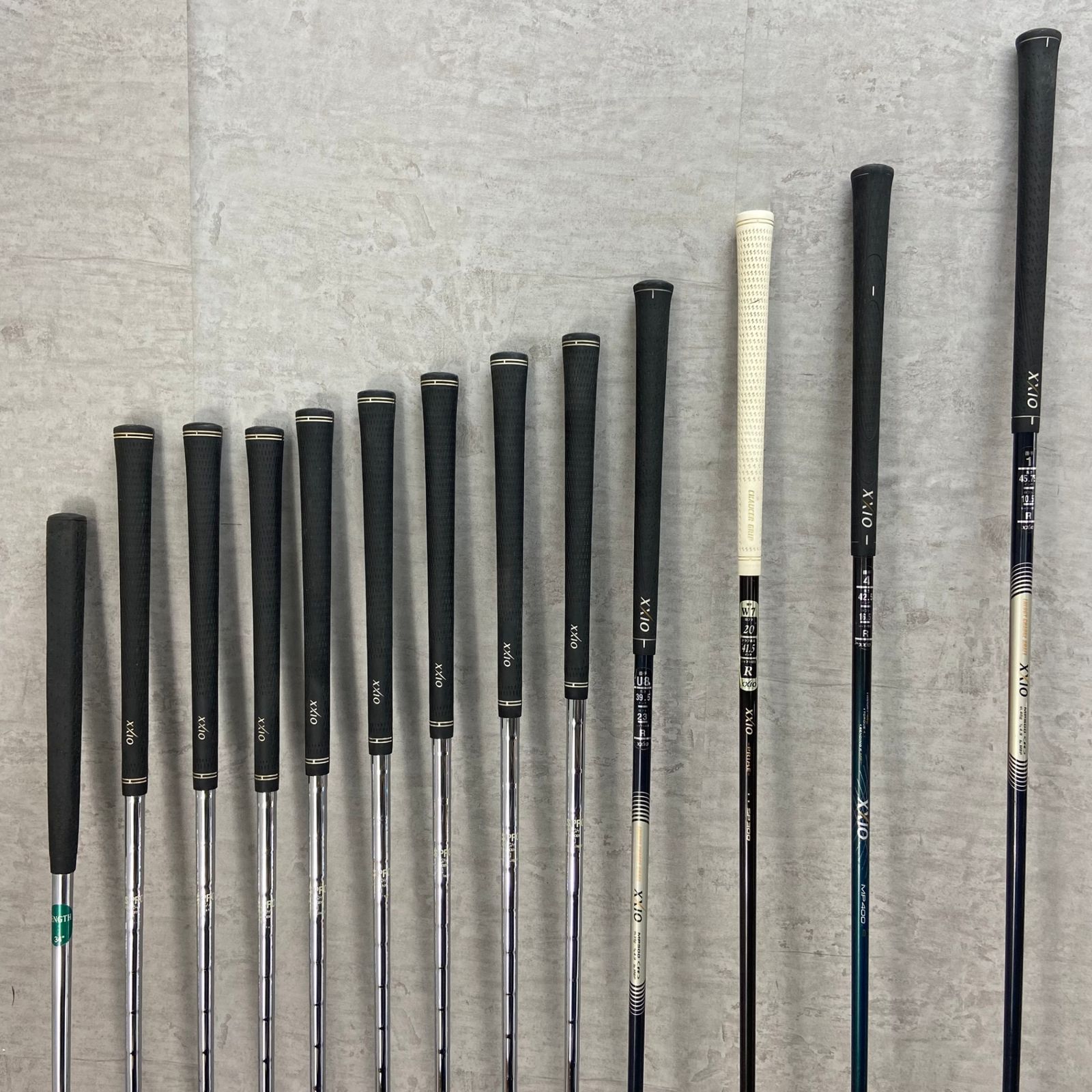XXIO - ゼクシオ　メンズゴルフ13本セット　R　右利き用　キャディバッグ　ヘッドカバー　初心者おすすめ　入門用　XXIO ゼクシオ メンズゴルフ13本セット R 右利き用 キャディバッグ