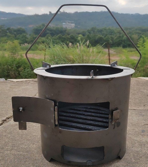 厚鋼板ストーブ薪ストーブ炭ストーブ囲炉裏でお茶を沸かして暖めるアウトドアバーベキュー家庭用多機能石炭を沸かしてご飯を炊く