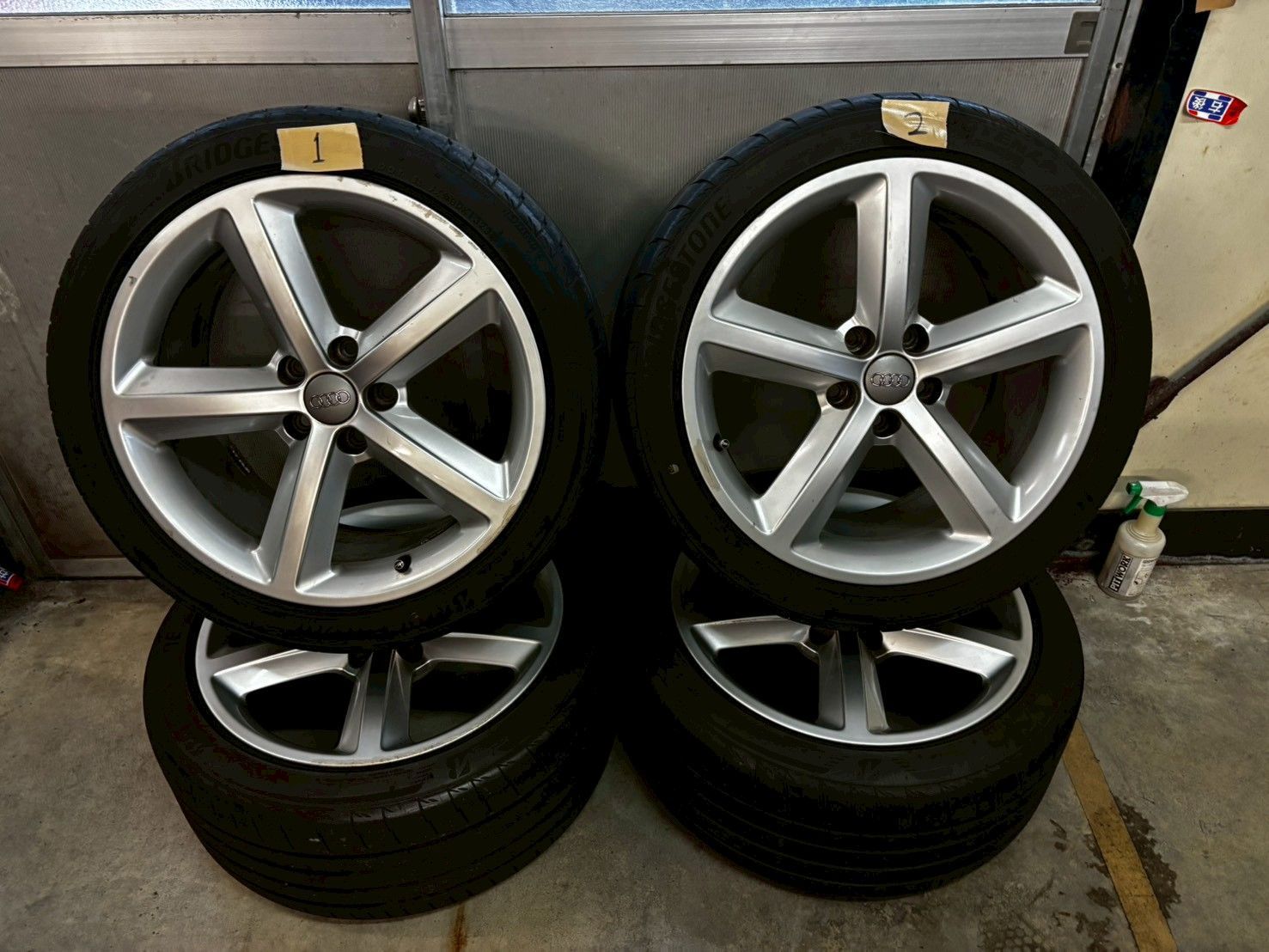 アウディ TTクーペ 2.OTFSIクワトロSラインパッケージ 8JCESFノーマルタイヤ 純正アルミホイール 245 40 18４本セット み