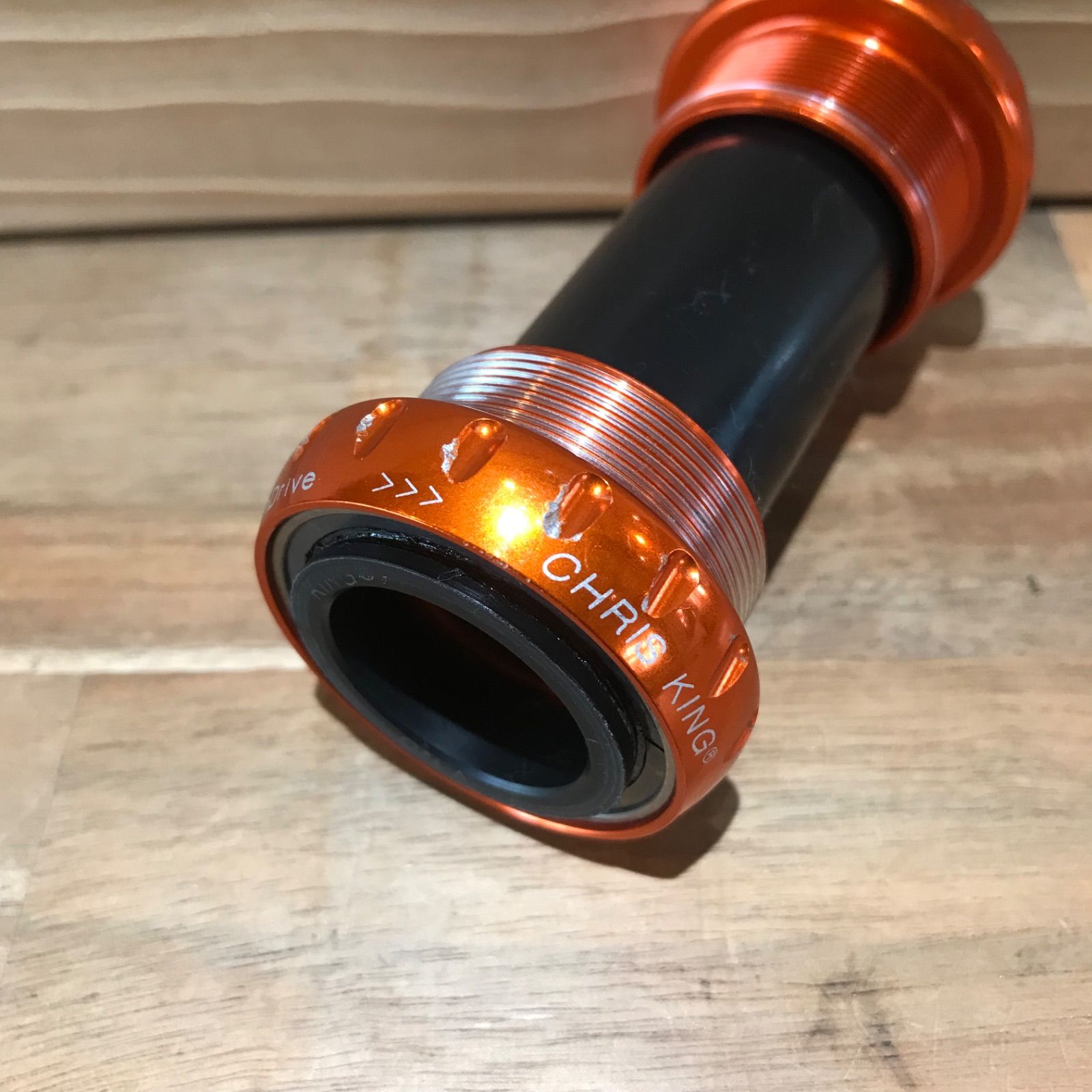 CHRIS KING ThreadFit24ボトムブラケット Stainless Steelベアリング マンゴー