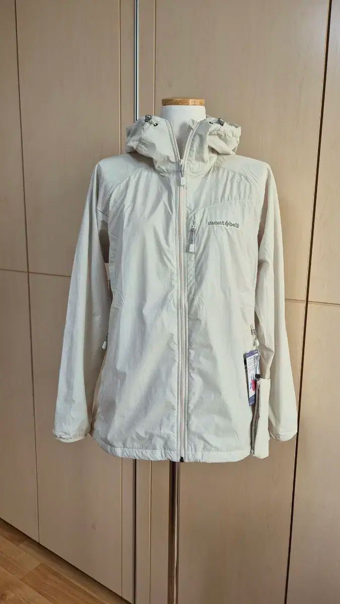 mont-bell モンベル 女性用ウインドブレーカー