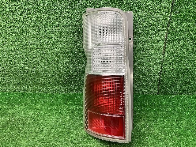 ジャンク品　日産　VWME25　キャラバン　前期　後期　左テールレンズ　241113244