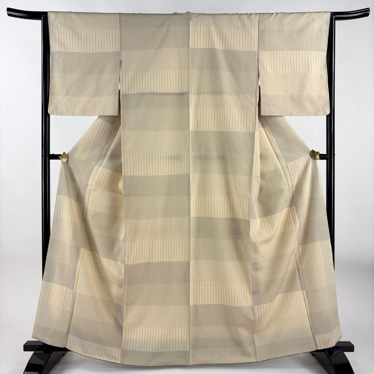 お召 身丈162.5cm 裄丈64.5cm M 袷 縞 幾何学 ベージュ 正絹 秀品