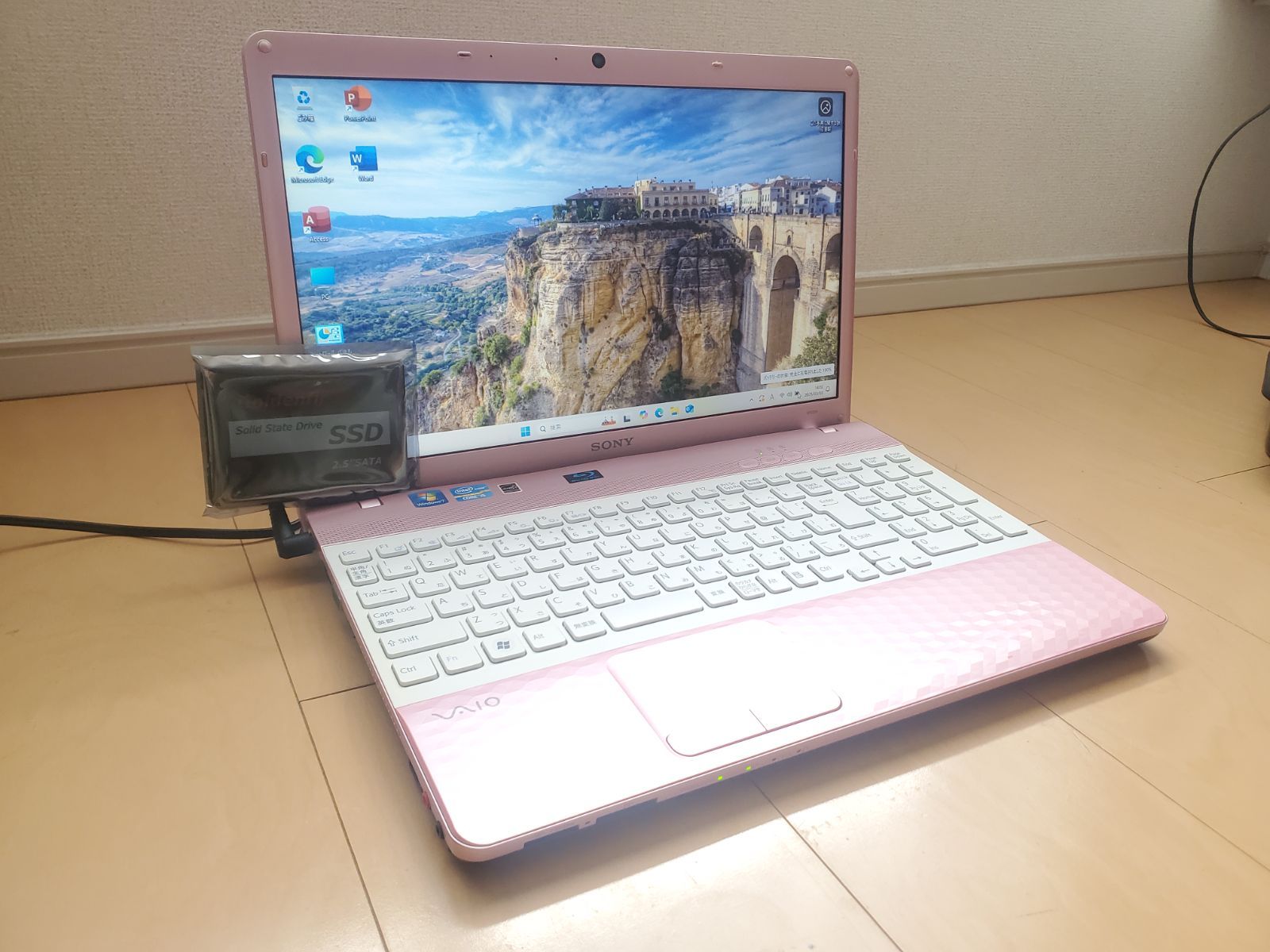 SONY VAIO / Core i7 / 新品・高速 SSD 120GB / メモリ 4GB / Web