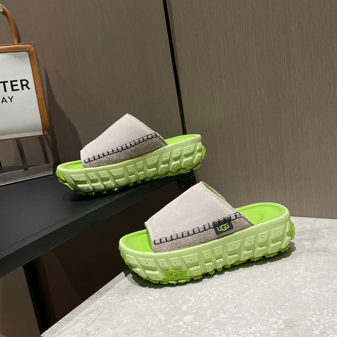 UGG タイヤソール付き 厚底スニーカー 快適＆おしゃれ グリーン
