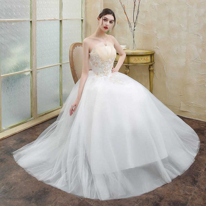 送料無料 森系フレンチスタイル ウェディングドレス 花嫁用 ストラップレス スリム効果 シンプル 結婚式 ロング丈 軽やかドレス 注目シリーズ ZZ520