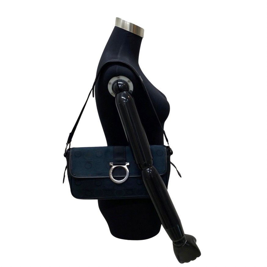 フェラガモ　ヴィンテージ　ショルダーバッグ　ネイビー ガンチーニ 極 美品 Salvatore Ferragamo フェラガモ ヴィンテージ