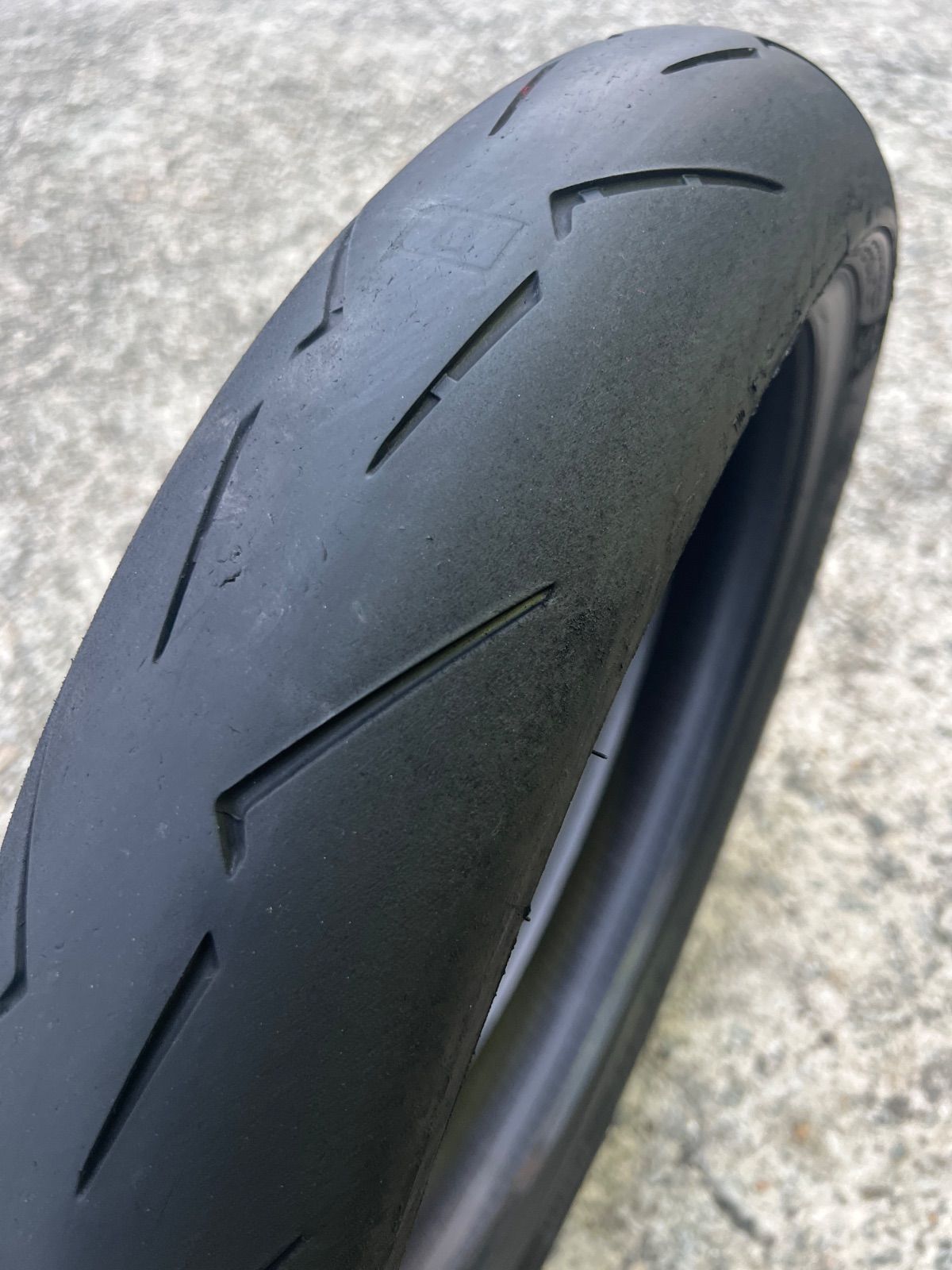 ピレリ スーパーコルサＶ4 前後セット 110|70R17 140|70R17 330