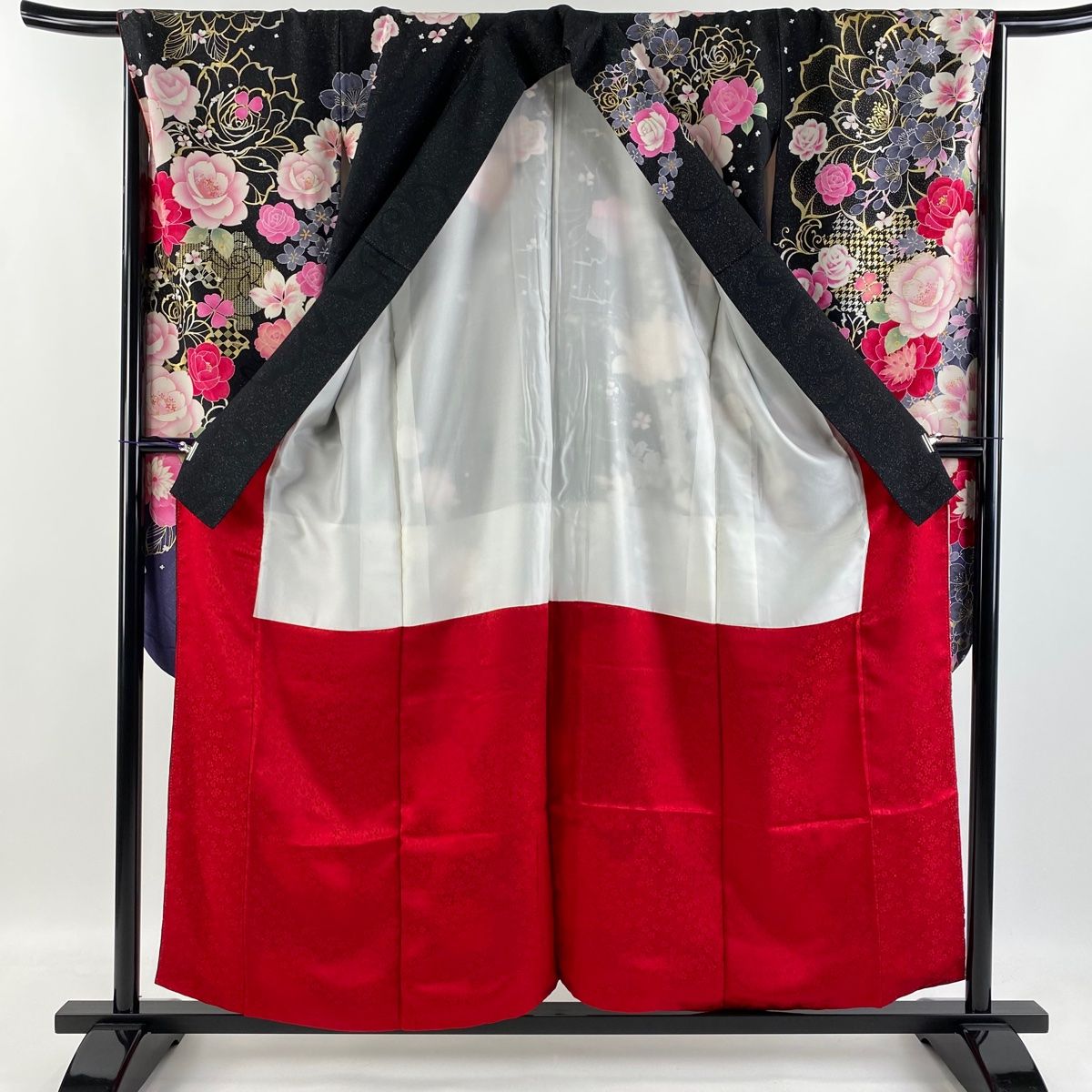 ≪美品≫振袖【395】【155㎝〜165㎝の方用】 振袖 身丈157.5cm 裄丈68cm L 袷 牡丹 桜 金銀彩 銀通し 黒 正絹