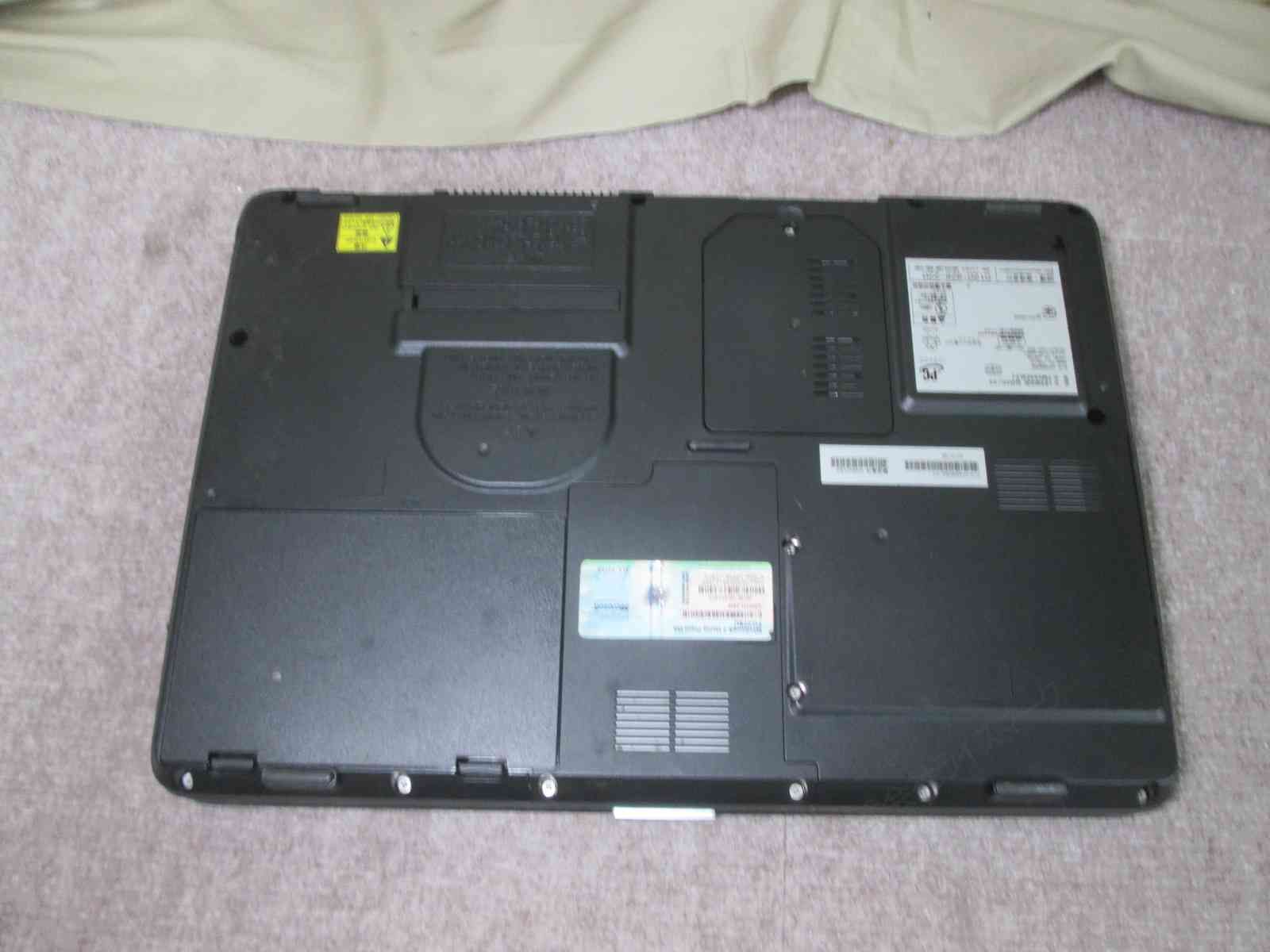 富士通 LIFEBOOK AH520/2A 【Windows7世代のPC】 均一／HDMI