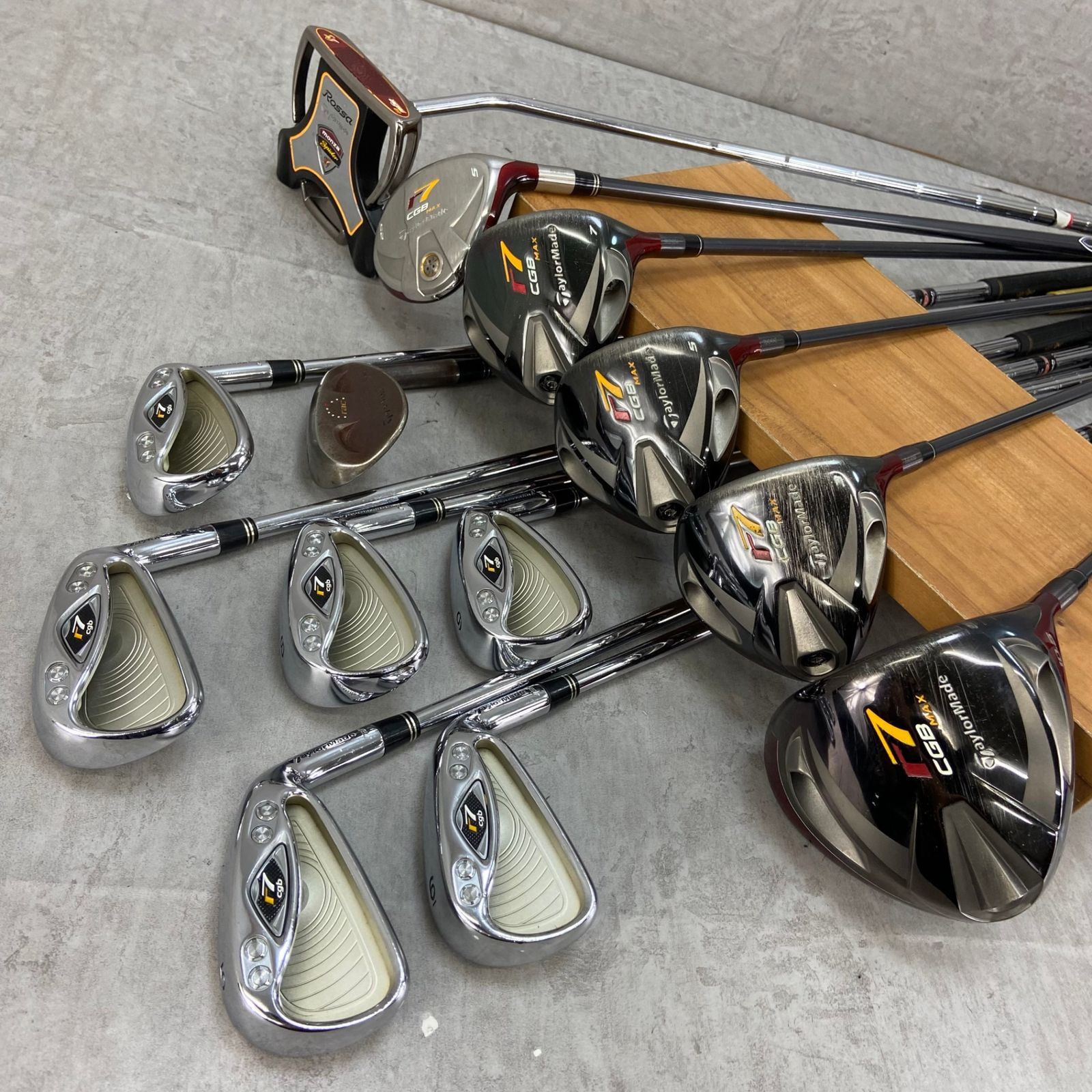 ゴルフクラブ　メンズセット　初心者　テーラーメイド　r7 バーナー N1410 初心者向け】TaylorMade r7 メンズゴルフクラブセット 9本 ゴルフ