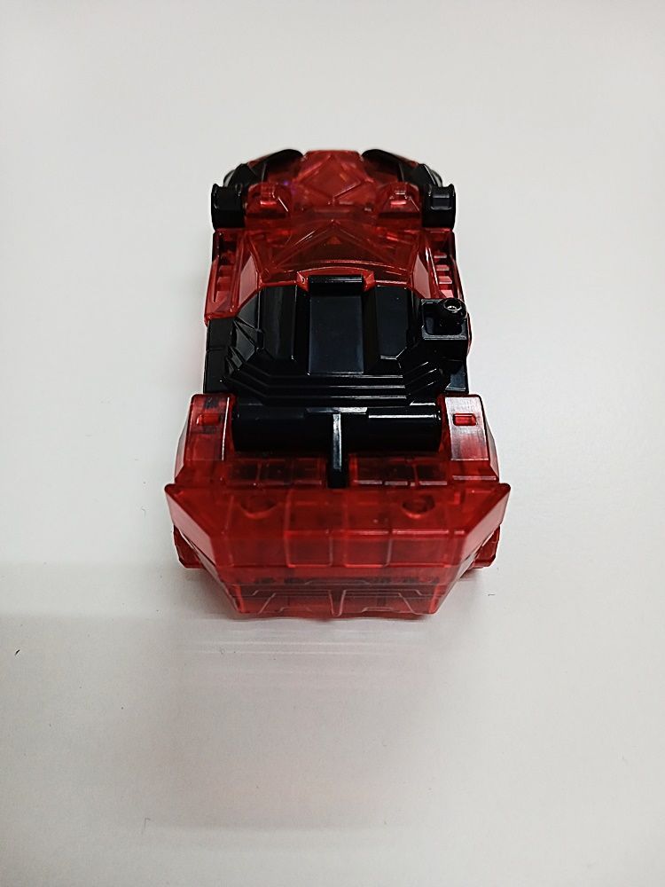キラメイジャー赤いスポーツカー魔進マッカ 魔進戦隊キラメイジャー 赤いスポーツカー魔進 | 魔進戦隊キラ