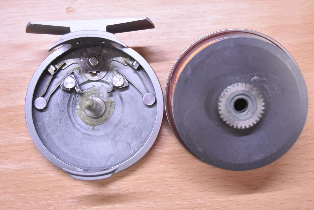 ダイワ アルトモアs100 ダイワ アルトモア Alltmor-s 100フライリール