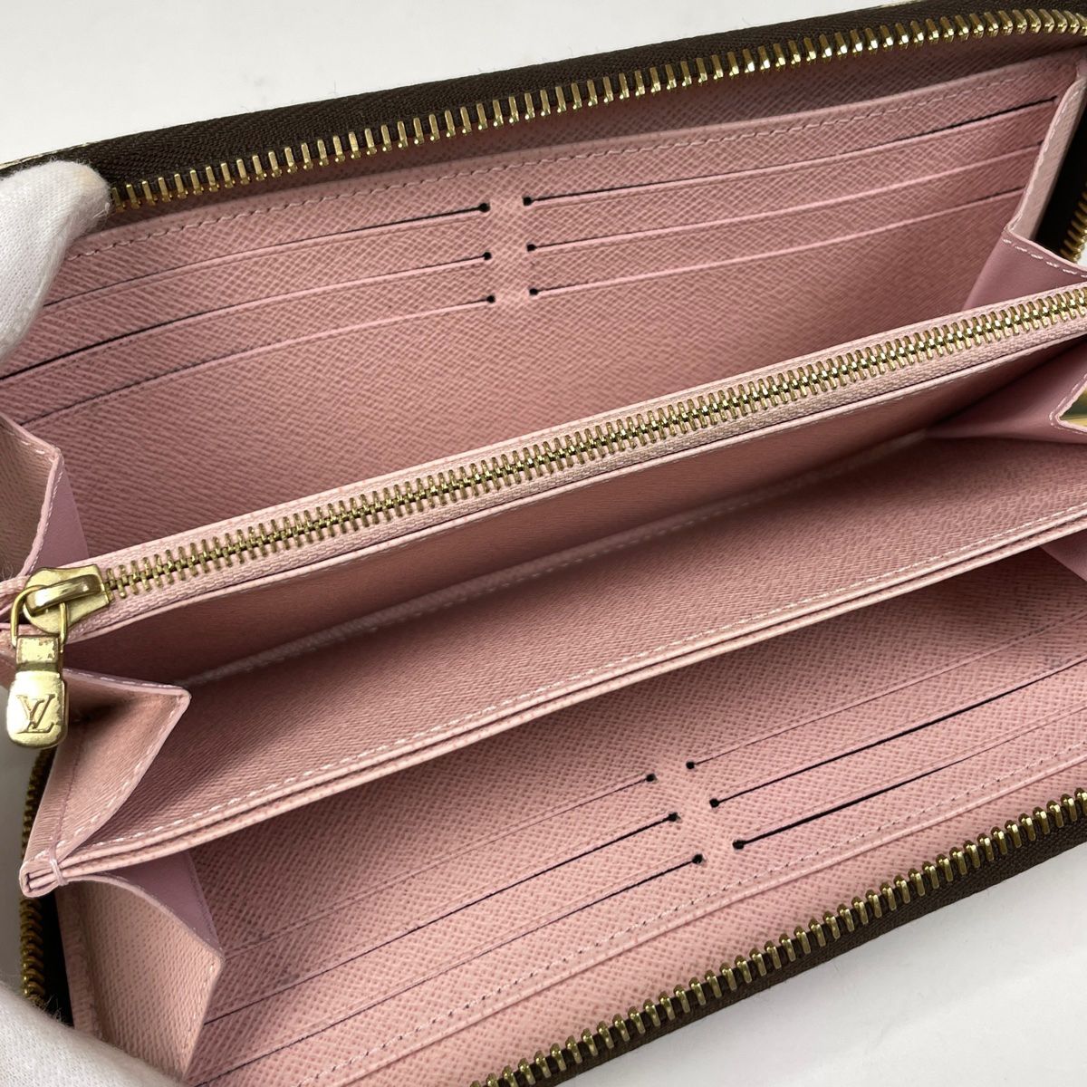 ルイ・ヴィトン Louis Vuitton ジッピーウォレット ドッグ ラウンド 