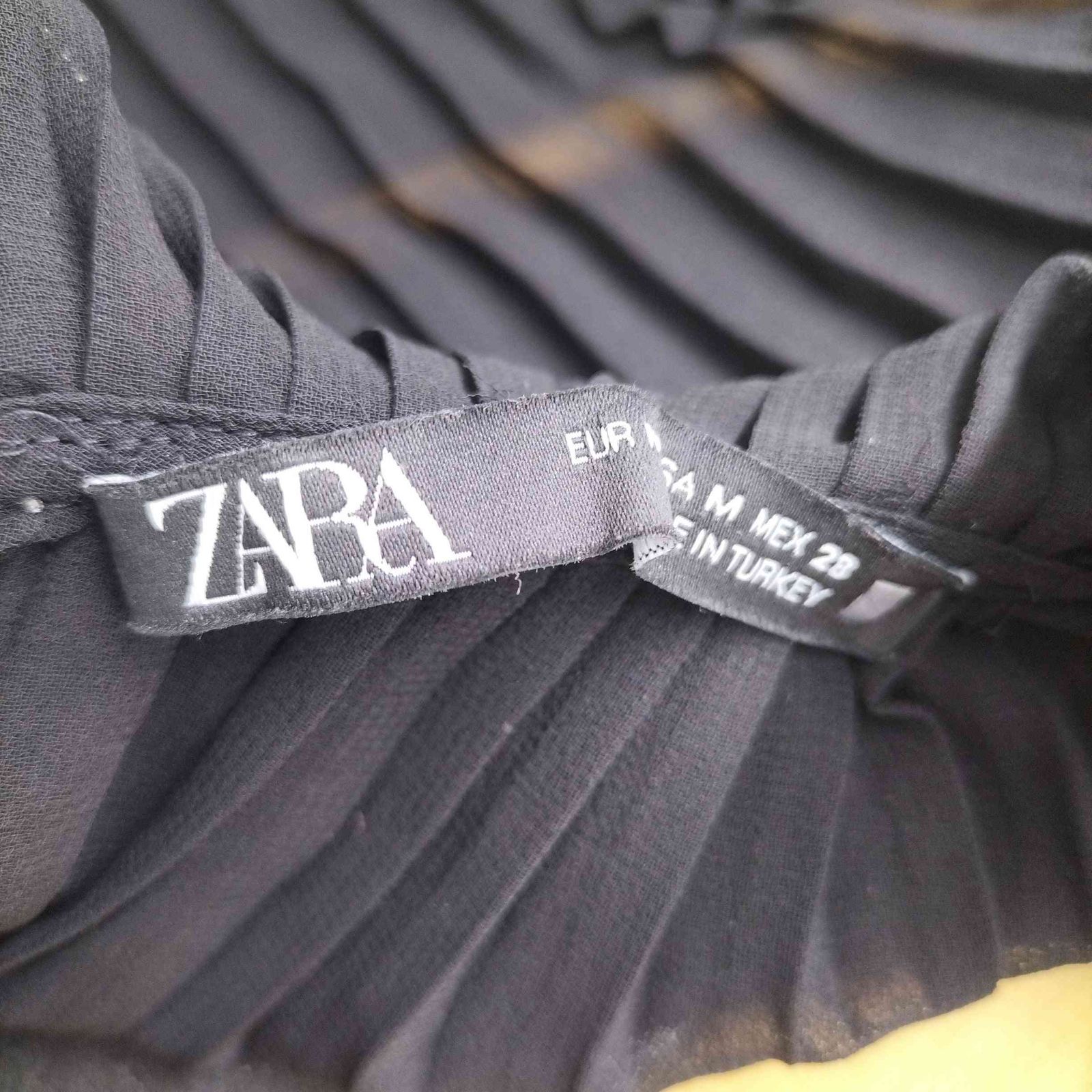 ザラ ZARA フリルプリーツトップス レディース JPN：M - メルカリ