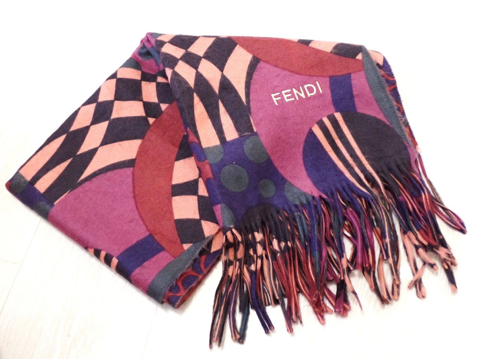 FENDI フェンディ スカーフ マルチ ロゴ刺繍 総柄 アクリル マフラー ストール