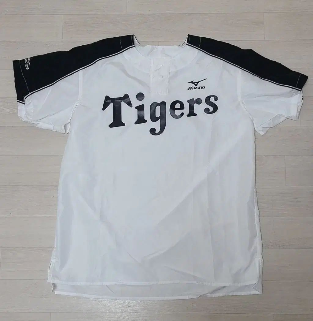 阪神タイガース 半袖 ウィンドブレーカー