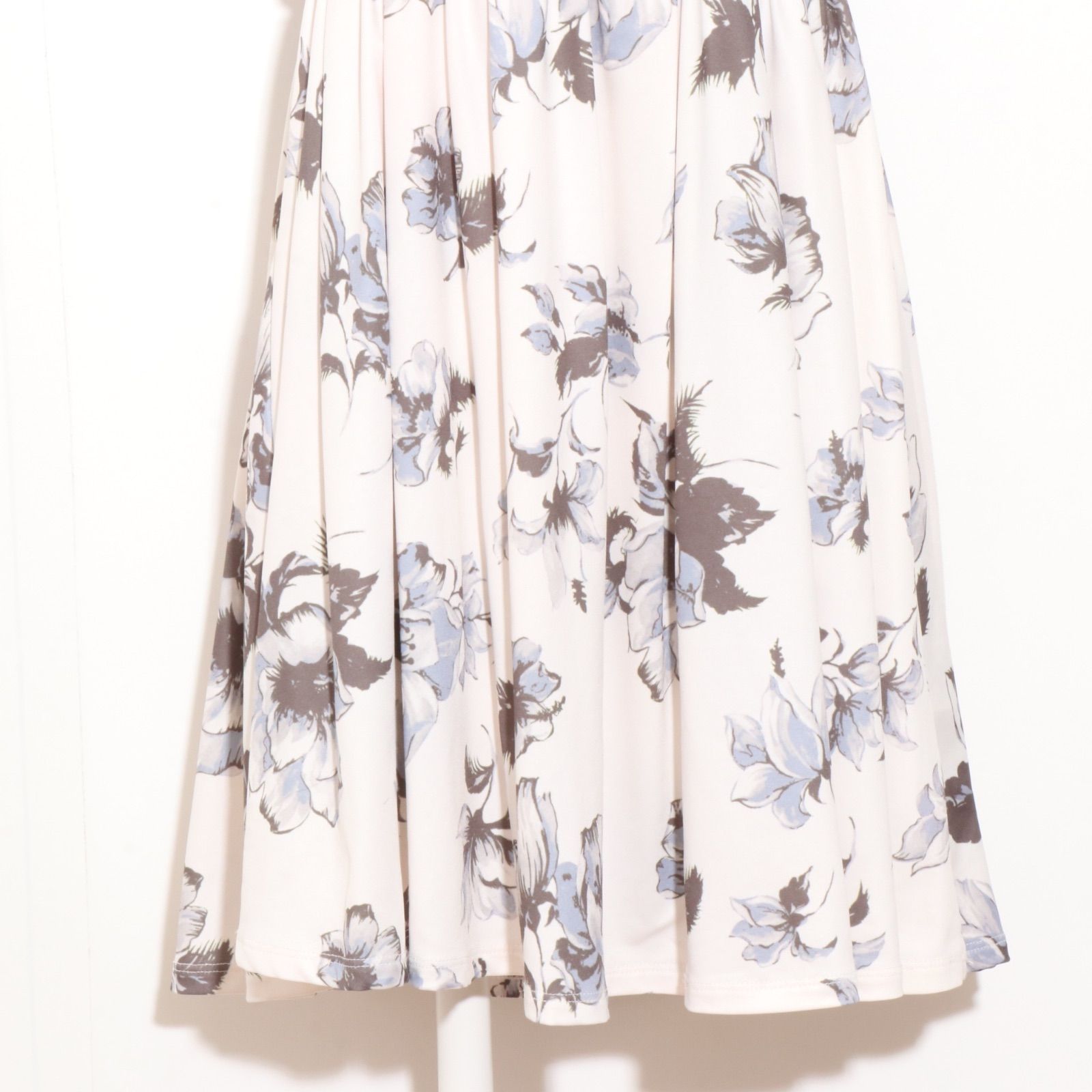 ワンピース 膝上丈