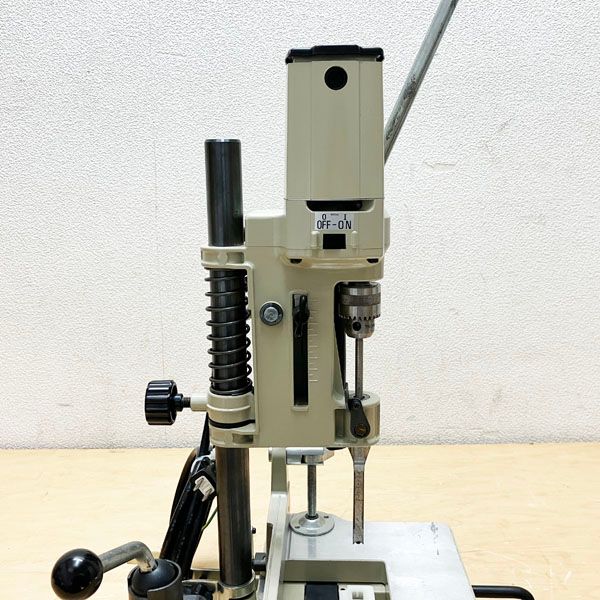 マキタ マキタ/makita 小型カクノミ 7300S 100V 動作確認済み 造作用角